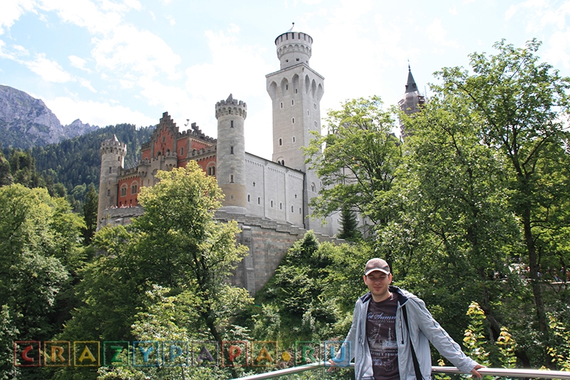 Знаменитый средневековый замок Neuschwanstein Нойшванштайн